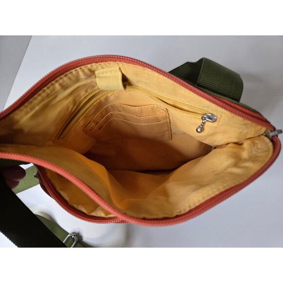 Baggallini Camo & Olive Crossbody Bag - Picture 4 of 5